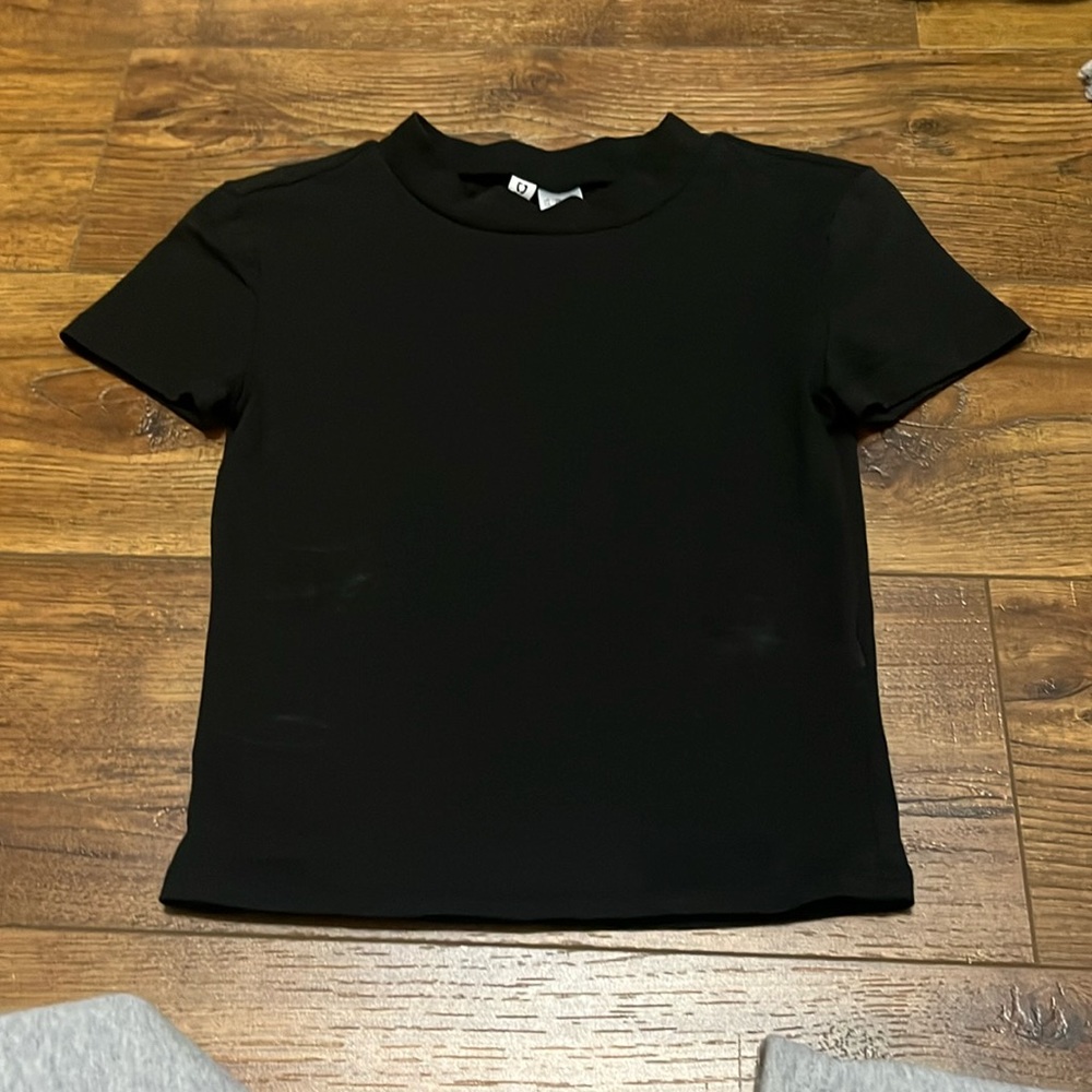 black crop top